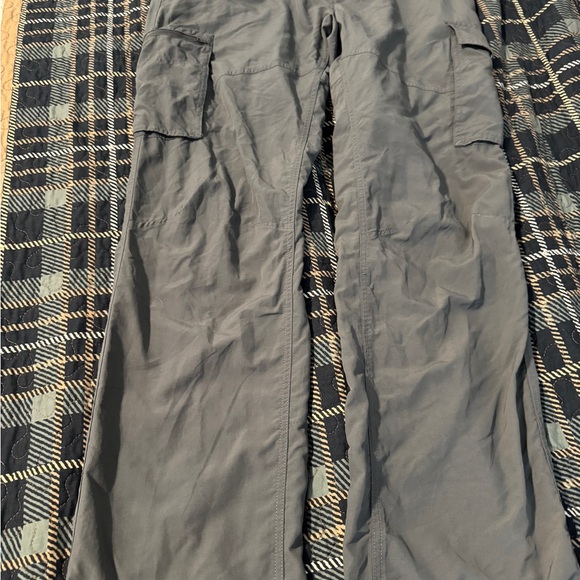 Columbia Men's Dark Gray Cargo Pants - Picture 2 of 6